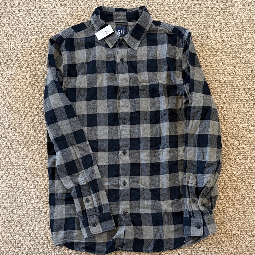 GAP Men's Black and Gray Plaid Shirt
